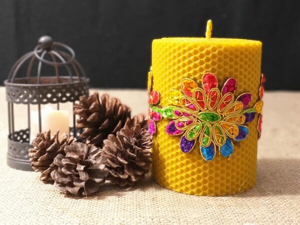 Velón de cera pura de abeja decorado